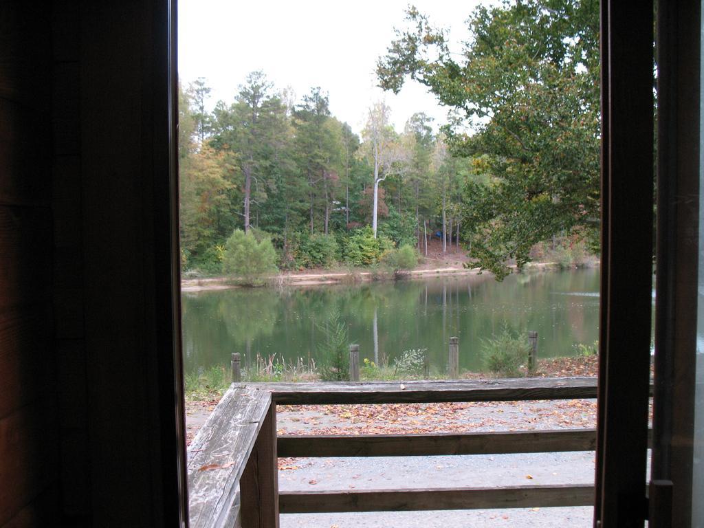 Forest Lake Camping Resort Lakefront Cabin 1 Advance Exteriör bild